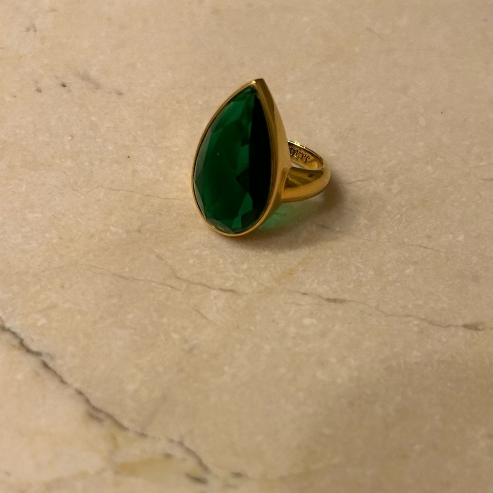 Green cocktail ring EUC